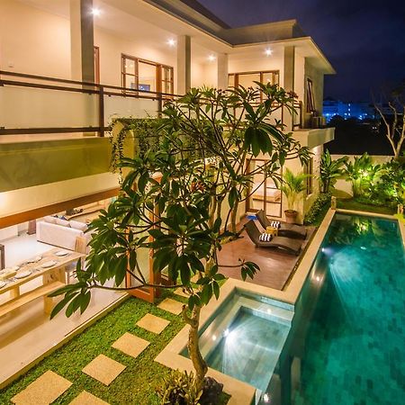 Villa Tepi Sungai Legian Rom bilde