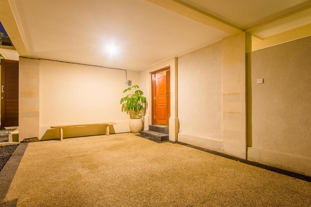 Villa Tepi Sungai Legian Rom bilde