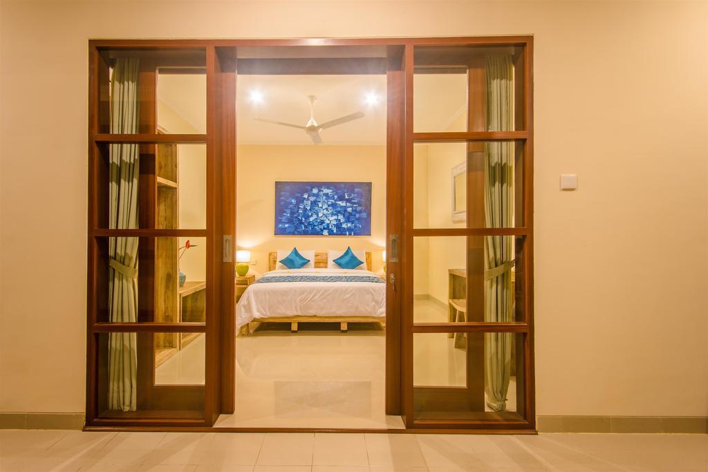 Villa Tepi Sungai Legian Rom bilde