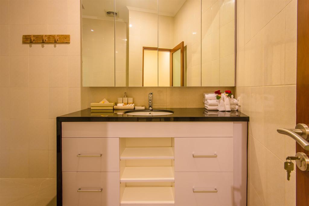 Villa Tepi Sungai Legian Rom bilde