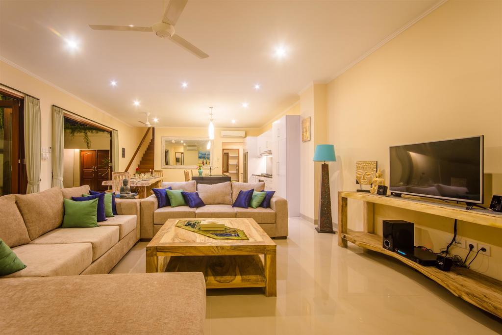 Villa Tepi Sungai Legian Rom bilde