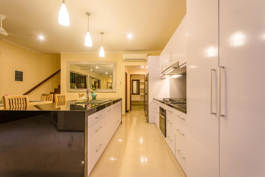 Villa Tepi Sungai Legian Rom bilde