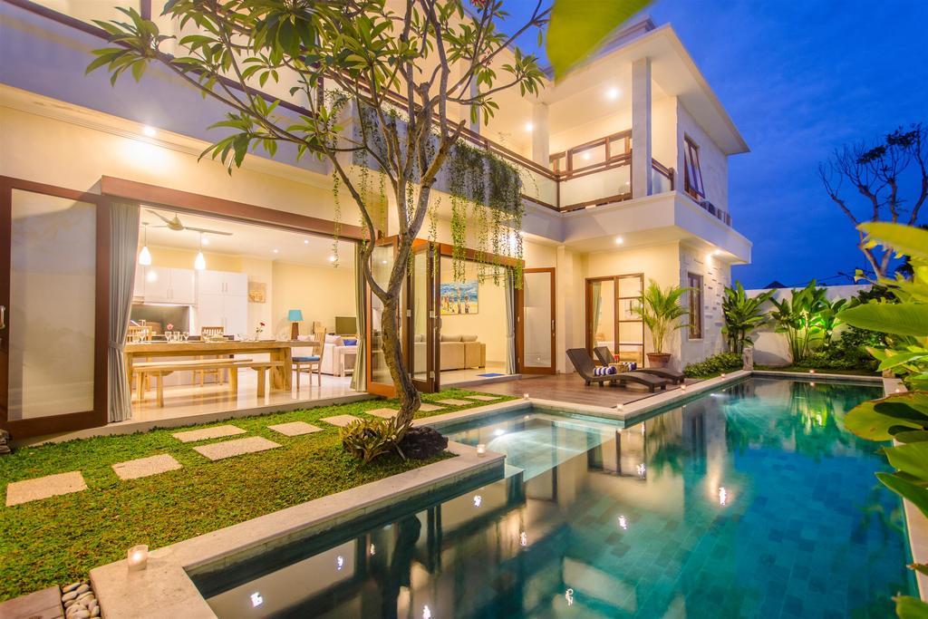 Villa Tepi Sungai Legian Rom bilde